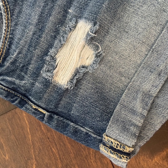 Boyfriend midi distressed blue jean shorts - Picture 3 of 6